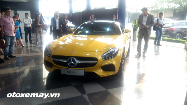 Tên 4 mẫu xe đầu tiên Mercedes-Benz mang vào Việt Nam năm 2015